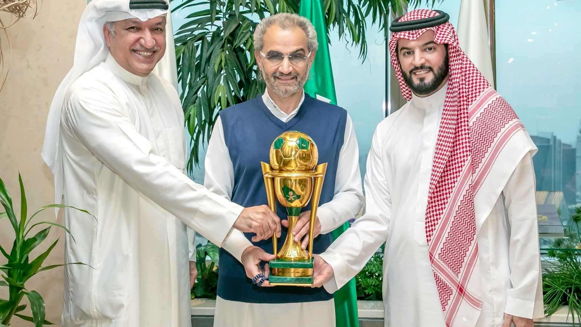 قانوني يفجرها! خصم نقاط الهلال ومعاقبة النادي قبل آسيويا