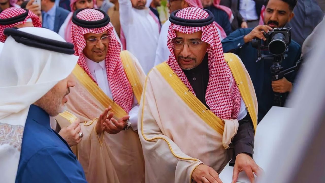 الخريف يضع حجر الأساس لأول مصنع إنسولين سعودي